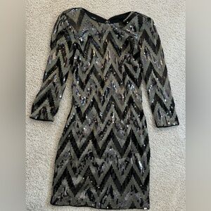 Bebe XS sequin black/gold/silver chevron mini dress